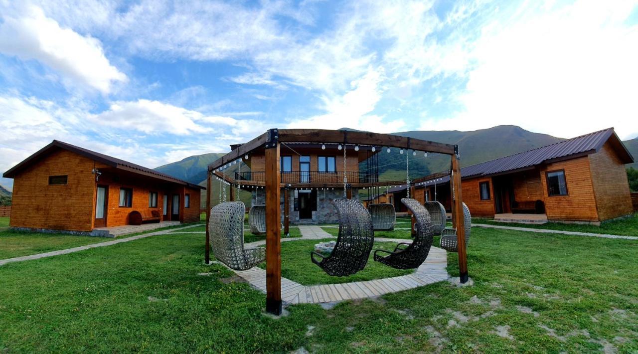 Hotel Migu Yard Stepantsminda Exterior foto
