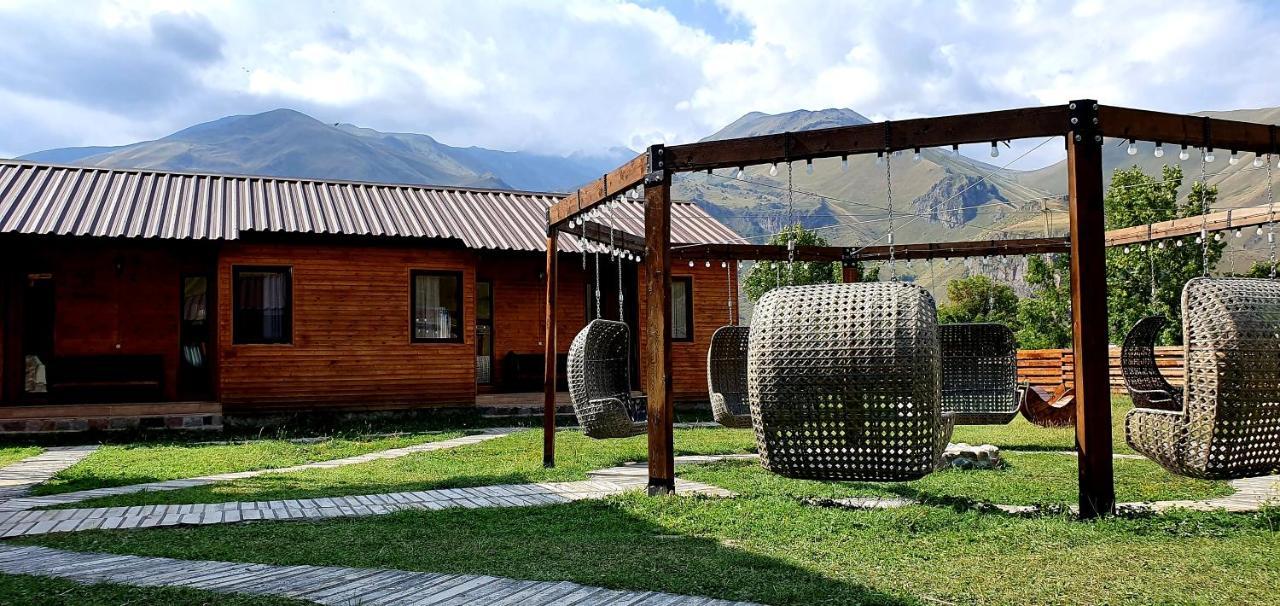 Hotel Migu Yard Stepantsminda Exterior foto