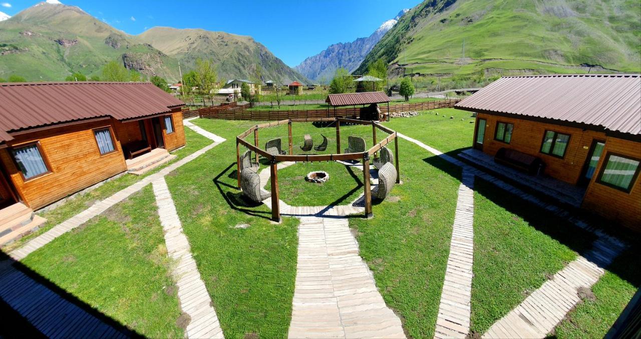 Hotel Migu Yard Stepantsminda Exterior foto